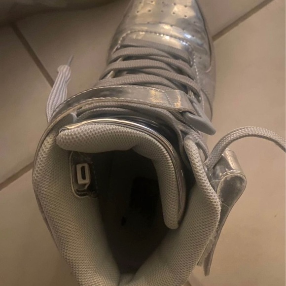 Silver sneakers - LED Light up sneakers - women - Picture 3 of 8